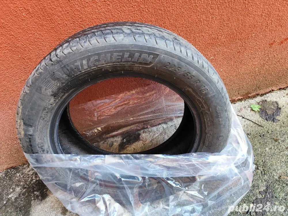 vînd patru anvelope Michelin vară 225/55/18