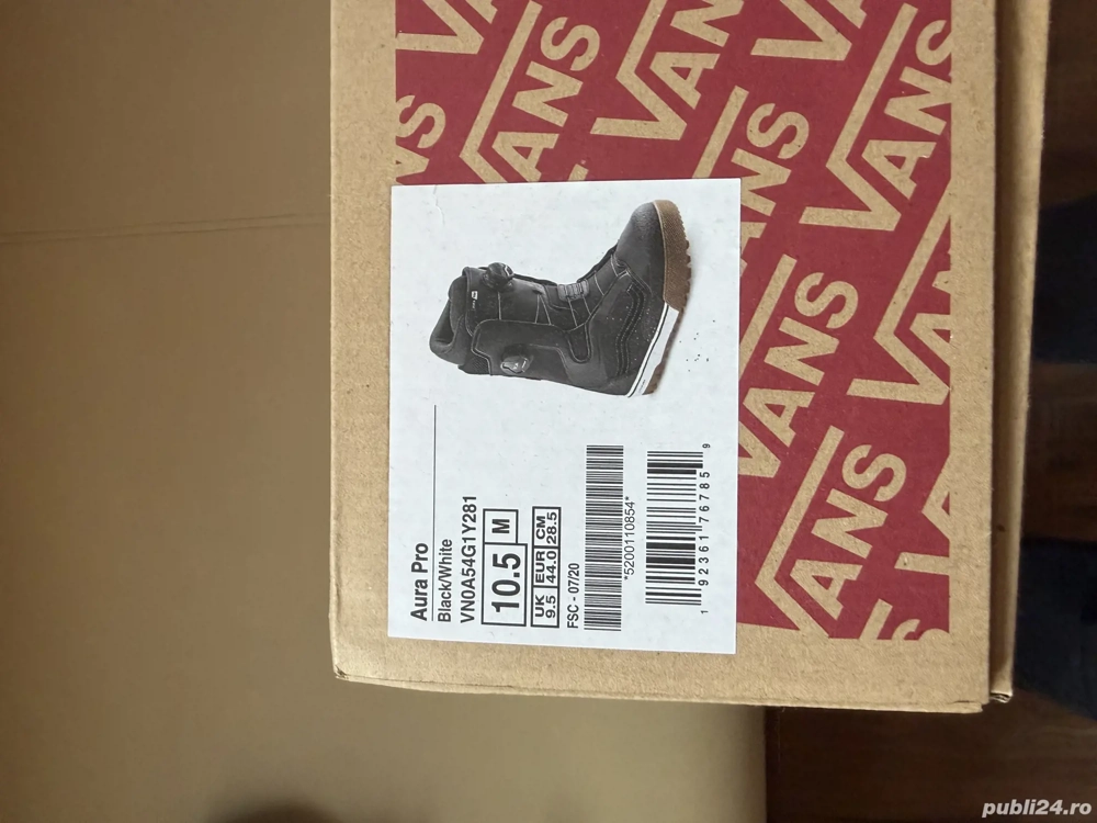 Vând boots Vans Aura Pro 44 + Legături Flux BDGS mărimea L
