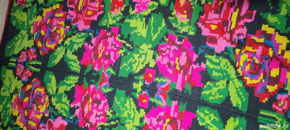 Covor cusut manual aproximat la 90 de ani