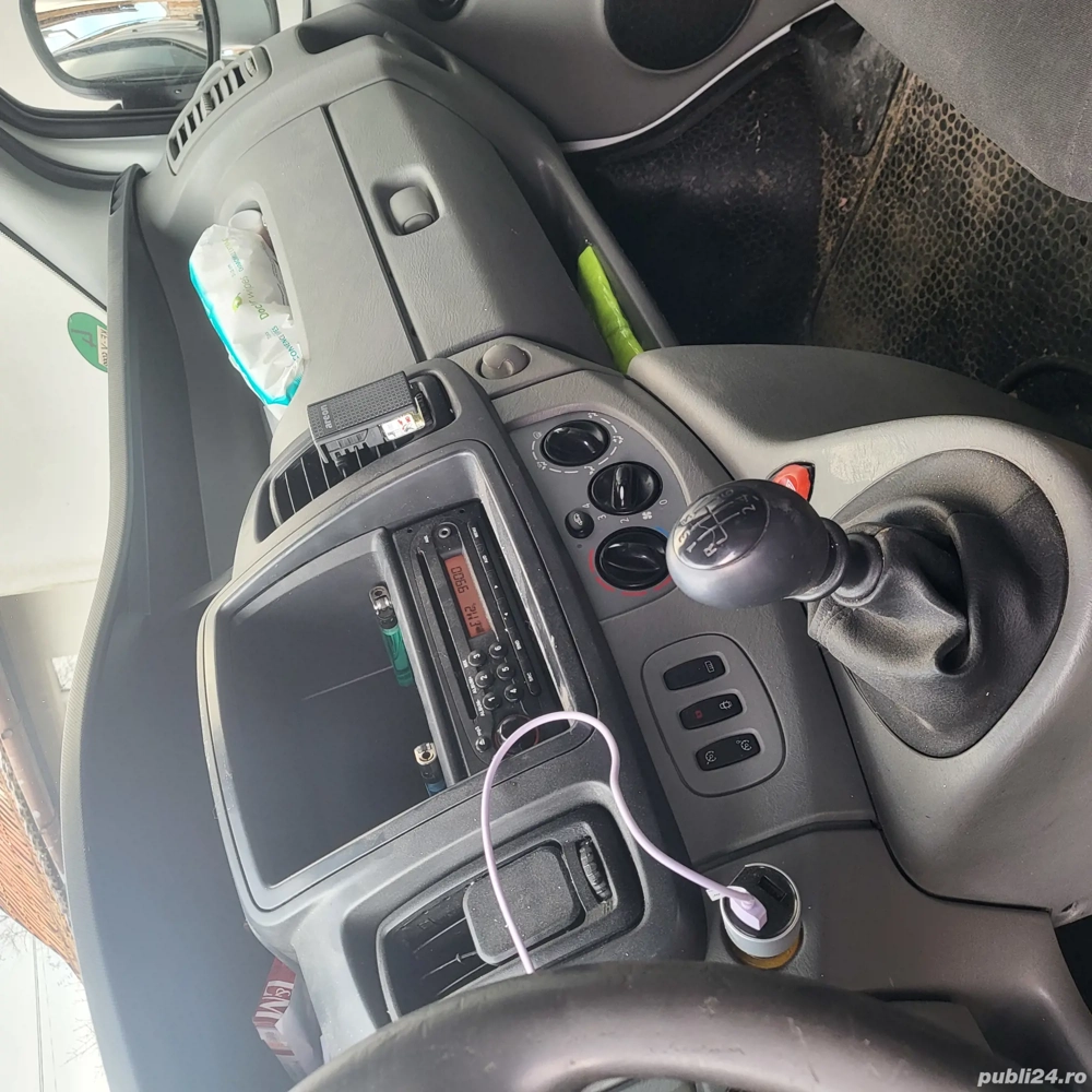 Vând urgent Opel Vivaro 