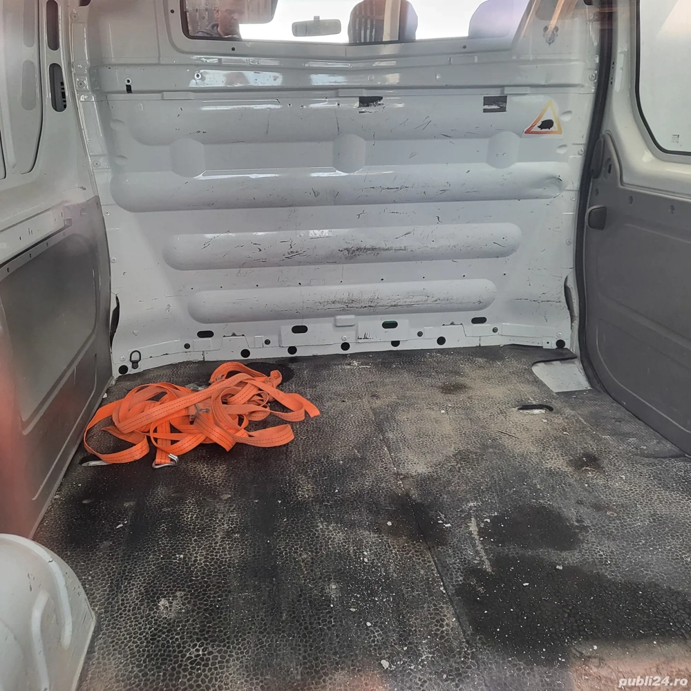 Vând Opel Vivaro 