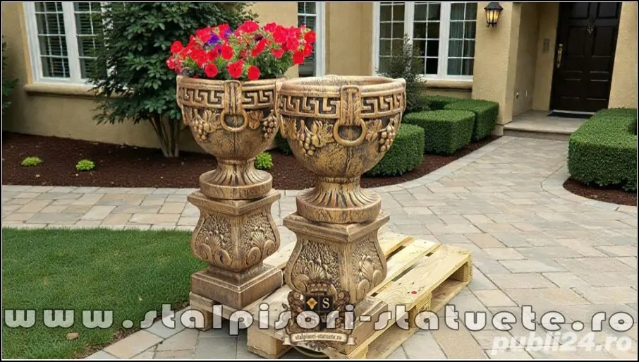 Set socluri cu vaze, arămiu patinat, model S27-V8