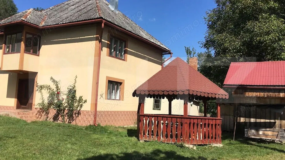 Casa spatioasa cu 4 camere, orasul Campeni