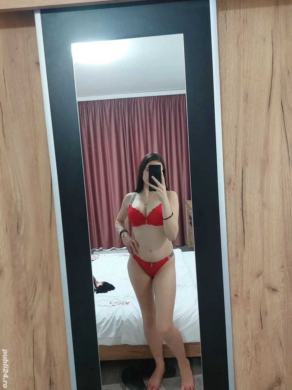 Brunetă cu forme seducătoare jucăușă si fără grabă!!vino gustă din mine 20 de anii