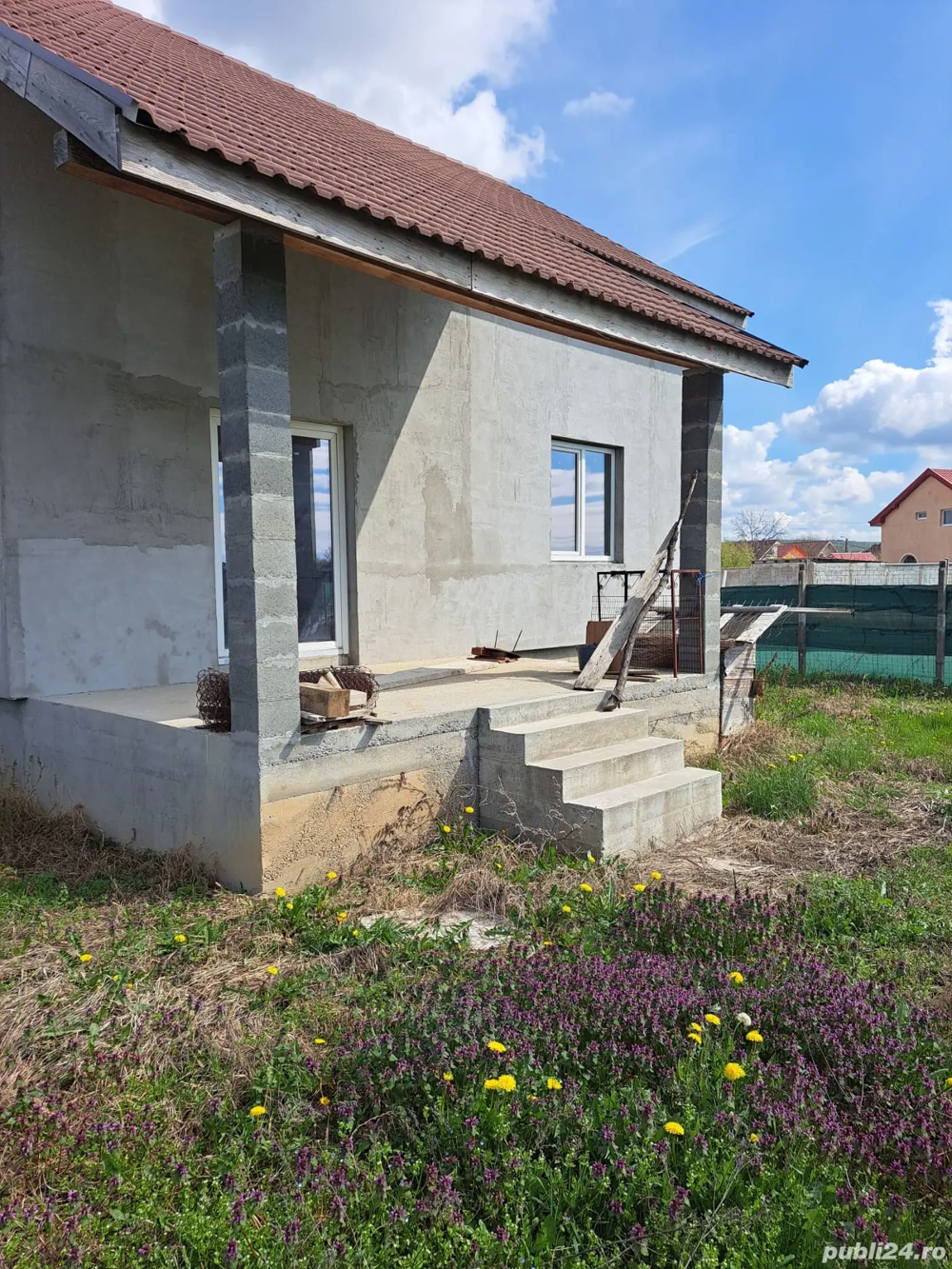 Casă semifinisată P+M în Episcopia, 3 dormitoare, 2 băi