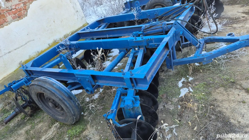 Disc romanesc de 3,2m functional, talere bune.