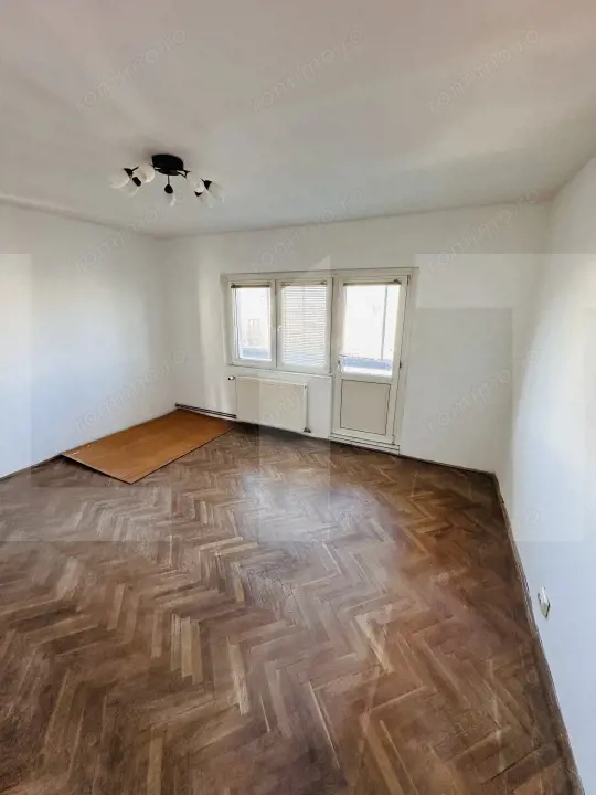 Apartament cu priveliste, 3 camere in Micalaca