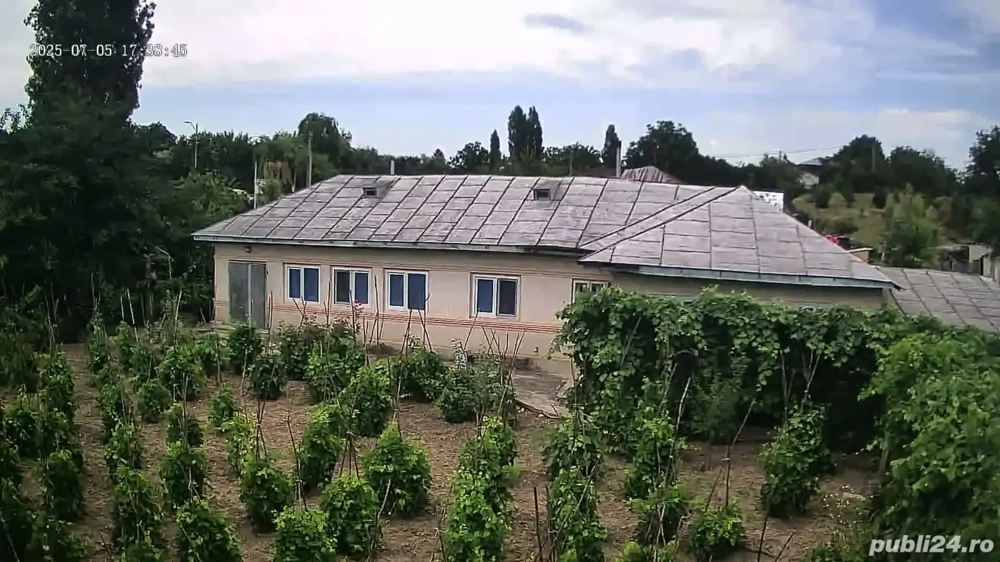 Casă renovată, locuibilă imediat   1.500 mp teren, aproape de E85, comuna Obrejita, Vrancea