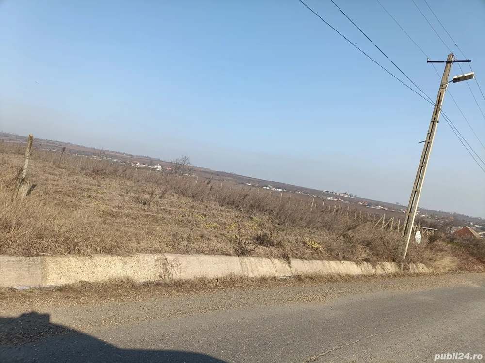 Vând teren intravilan 