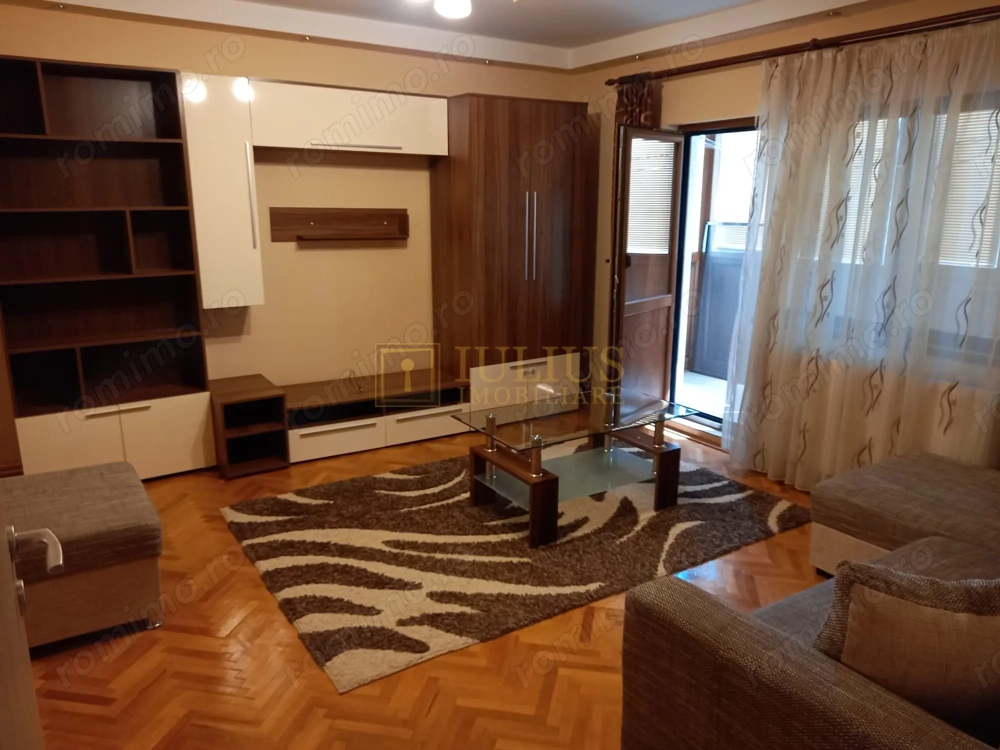 Bv. Corneliu Coposul, 3 camere, 2 bai, centrala proprie.