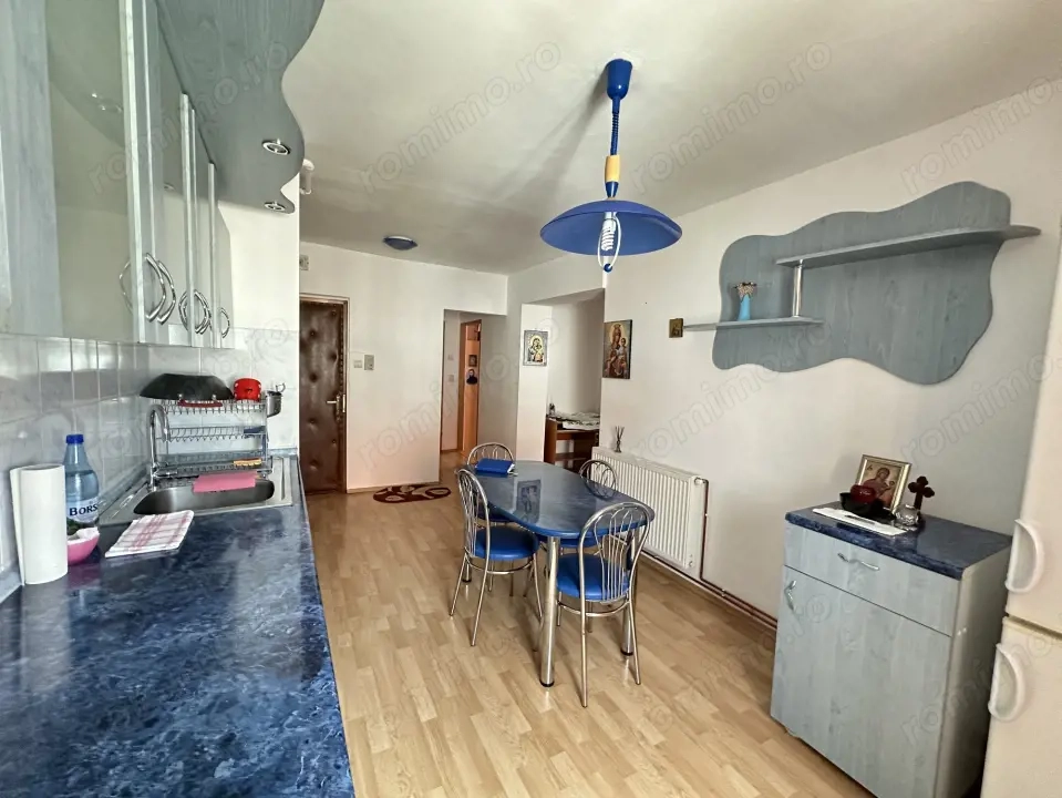 OKZIE ! Apartament 3 camere Decomandat 2 Bai balcon Mare parcare, Cetate Stadion