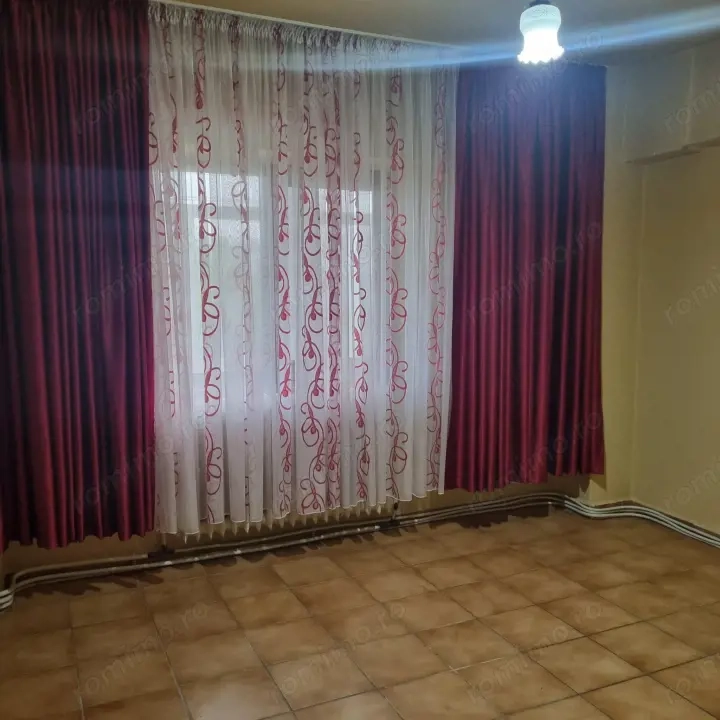 APARTAMENT DE VANZARE CU 3 CAMERE 