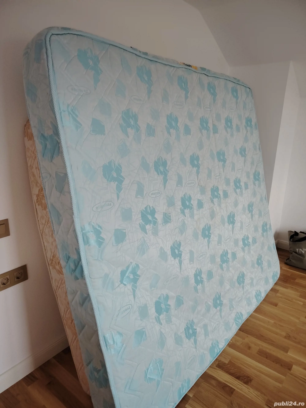 Vand saltea ortopedica in stare buna.