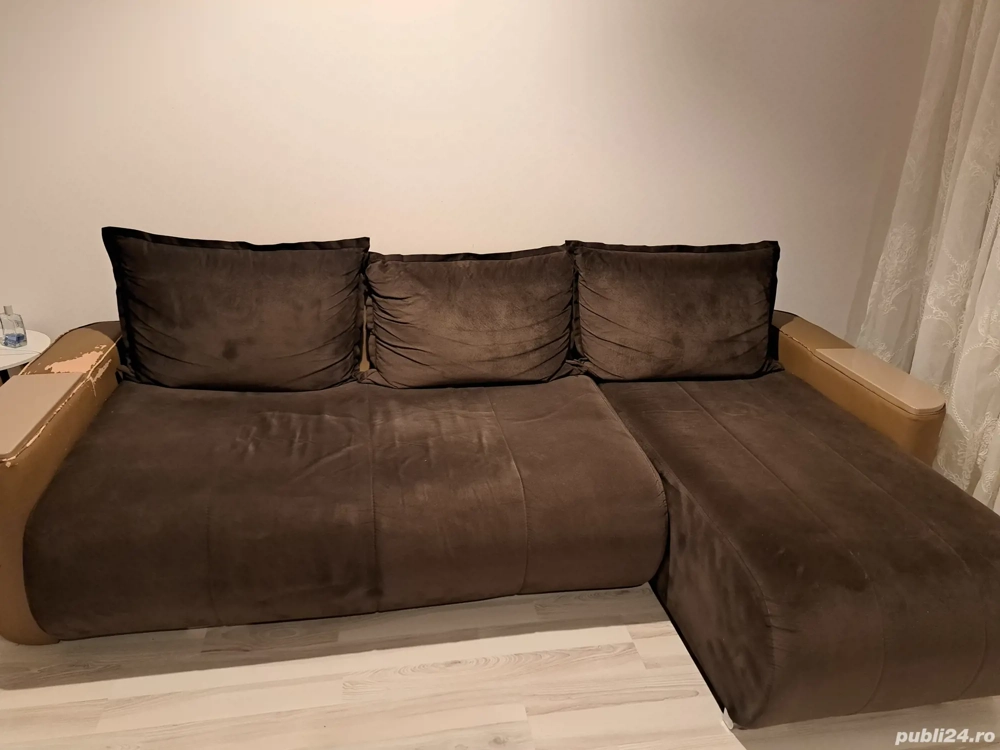 Vând colțar extensibil Staer