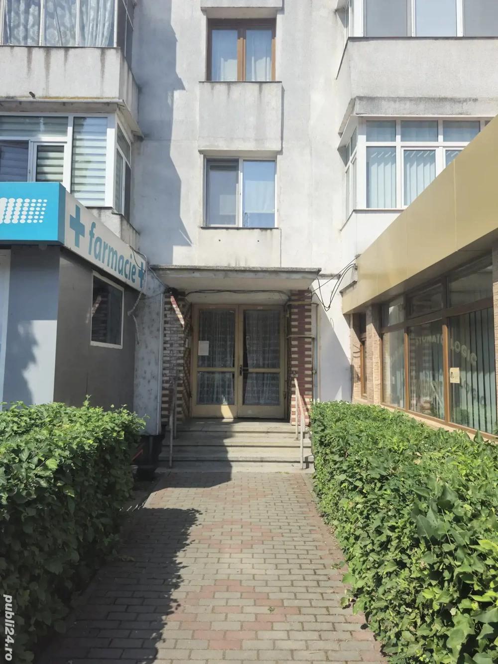 Apartament 3 camere etaj 2 zona Centrala