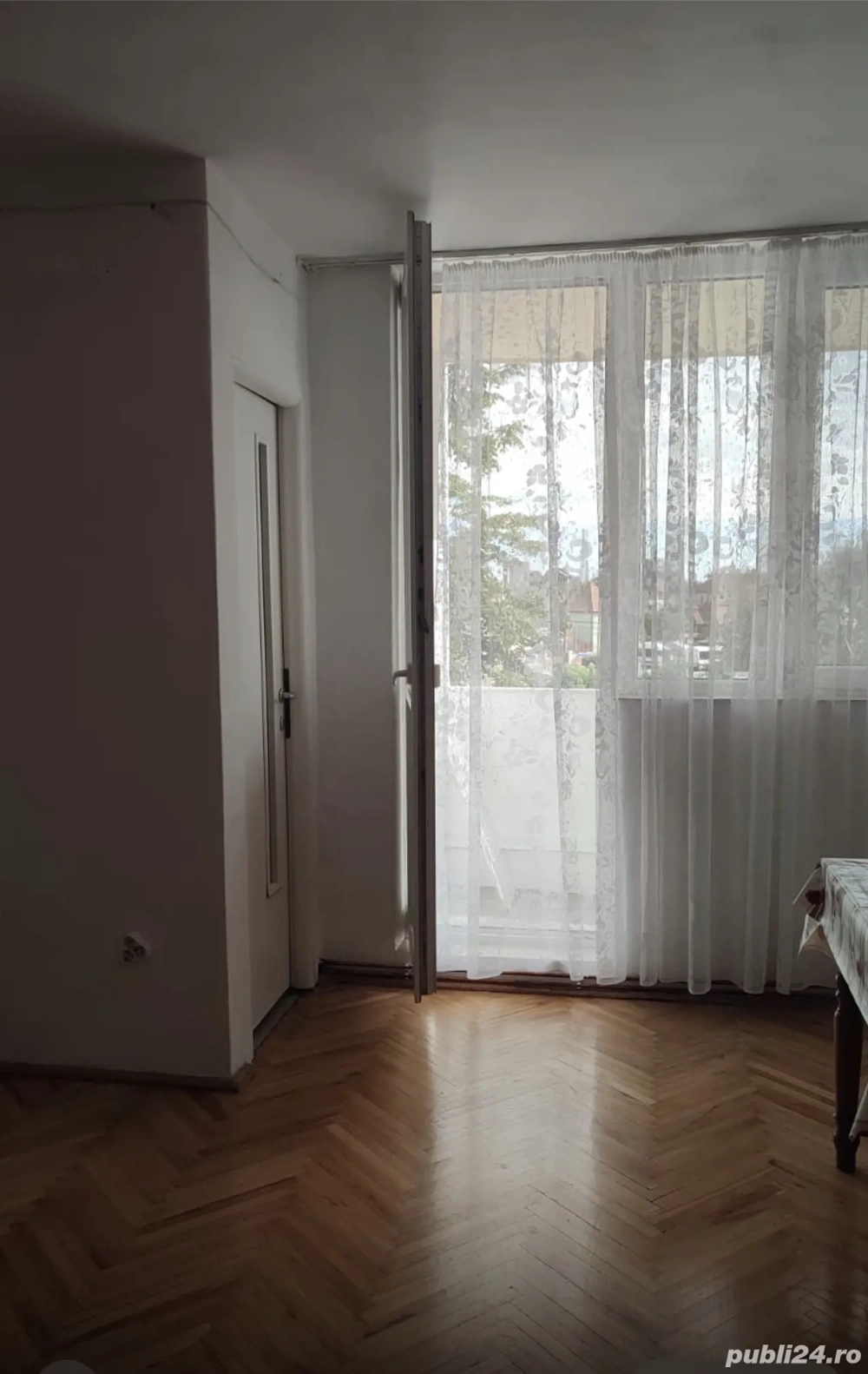 Inchiriez garsoniera 