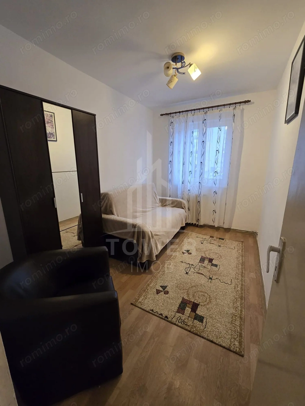Apartament 3 camere - Zona Cireșica