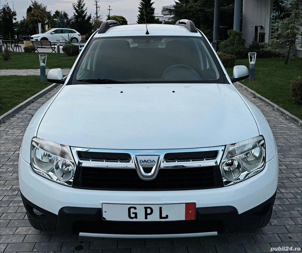Dacia Duster 1.6 benzină și GPL An 2013 Navigatie