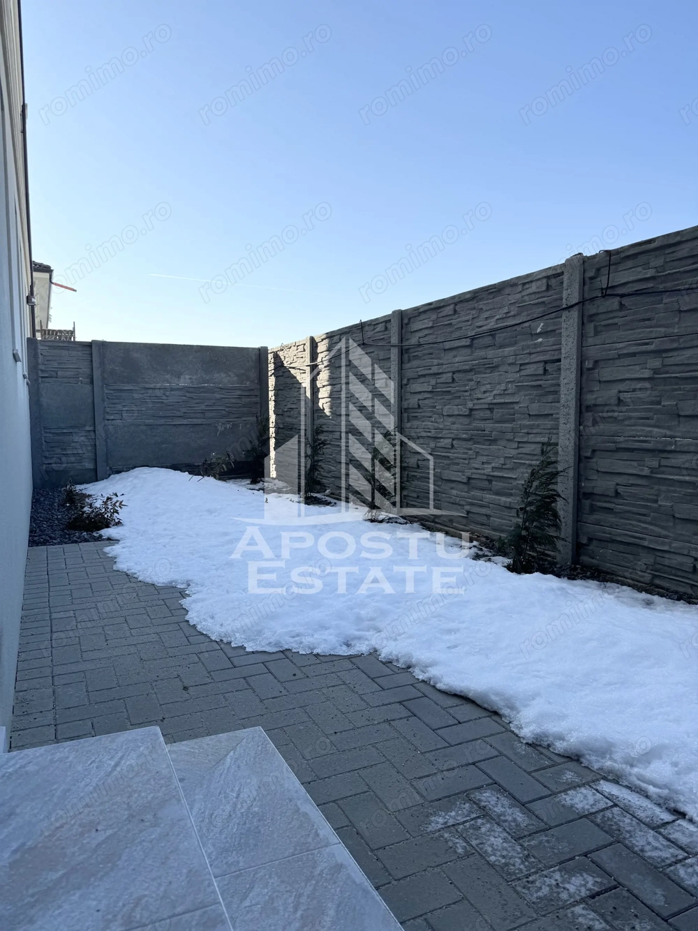 Apartament cu 2 camere si gradina finalizat la intrare in Giroc asfalt