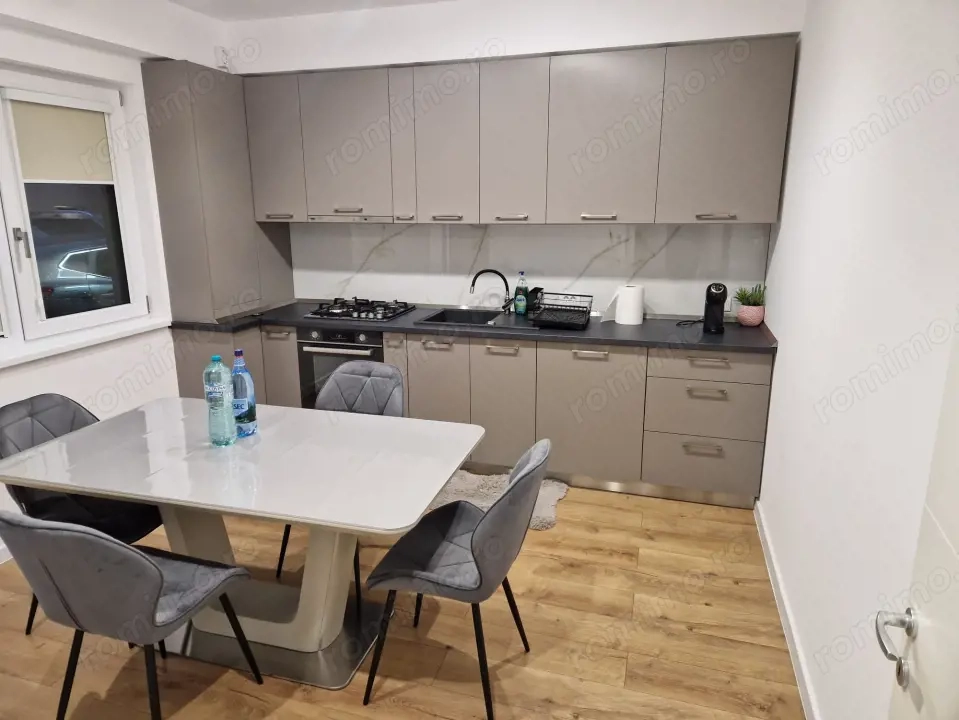 Apartament 3 camere, 110 mp, zona Cornitoiu