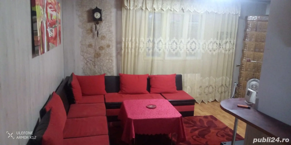 Ofer spre închiriere casă 3 camere