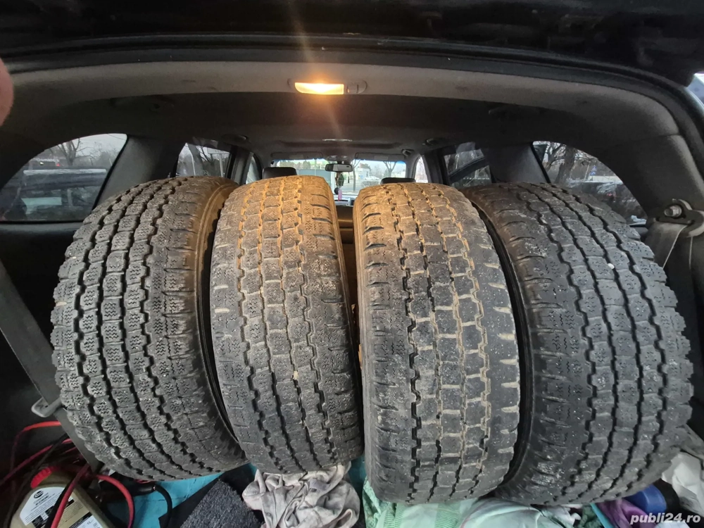 Vand set 4 buc anvelope 225/65/16C GOODYAR pret 500 lei fix