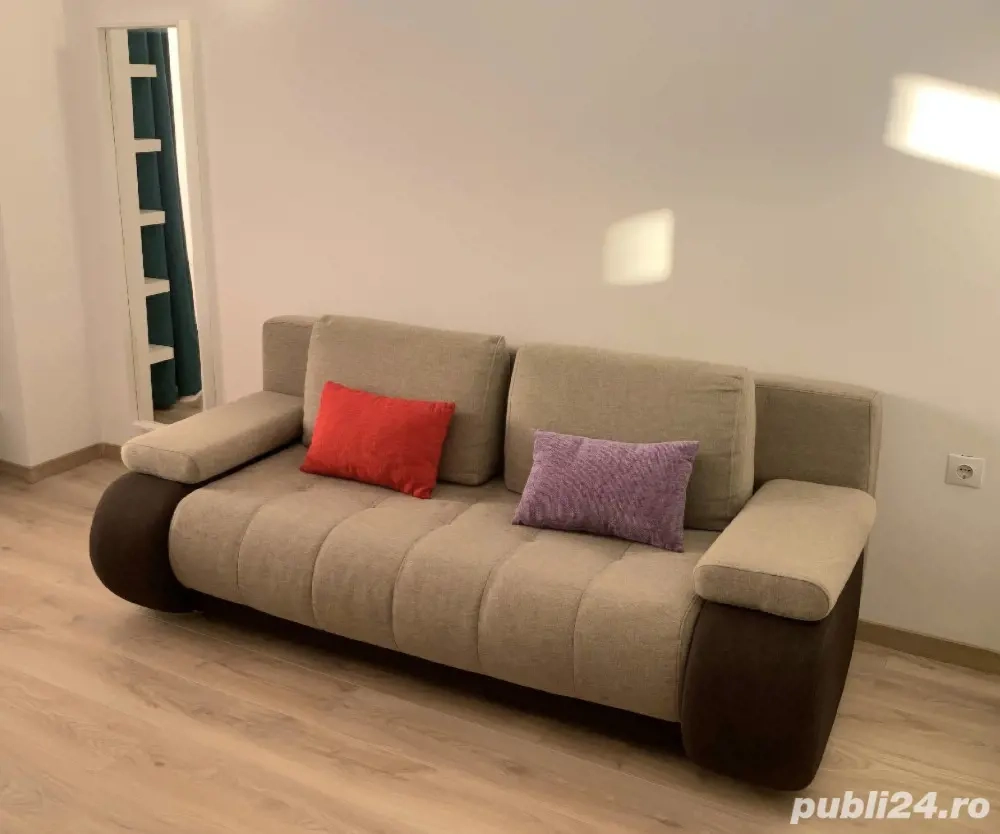 Vând canapea extensibilă