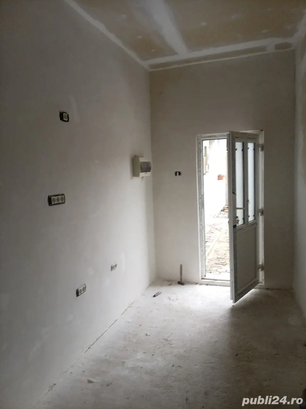 inchiriez spatiu comercial 