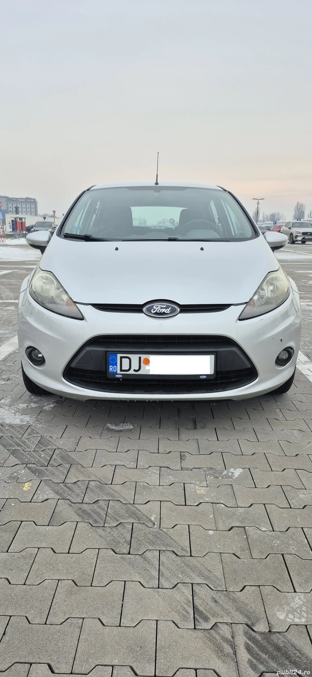 Ford Fiesta 1,2 benzina, 2012. Pret 3.500 EURO