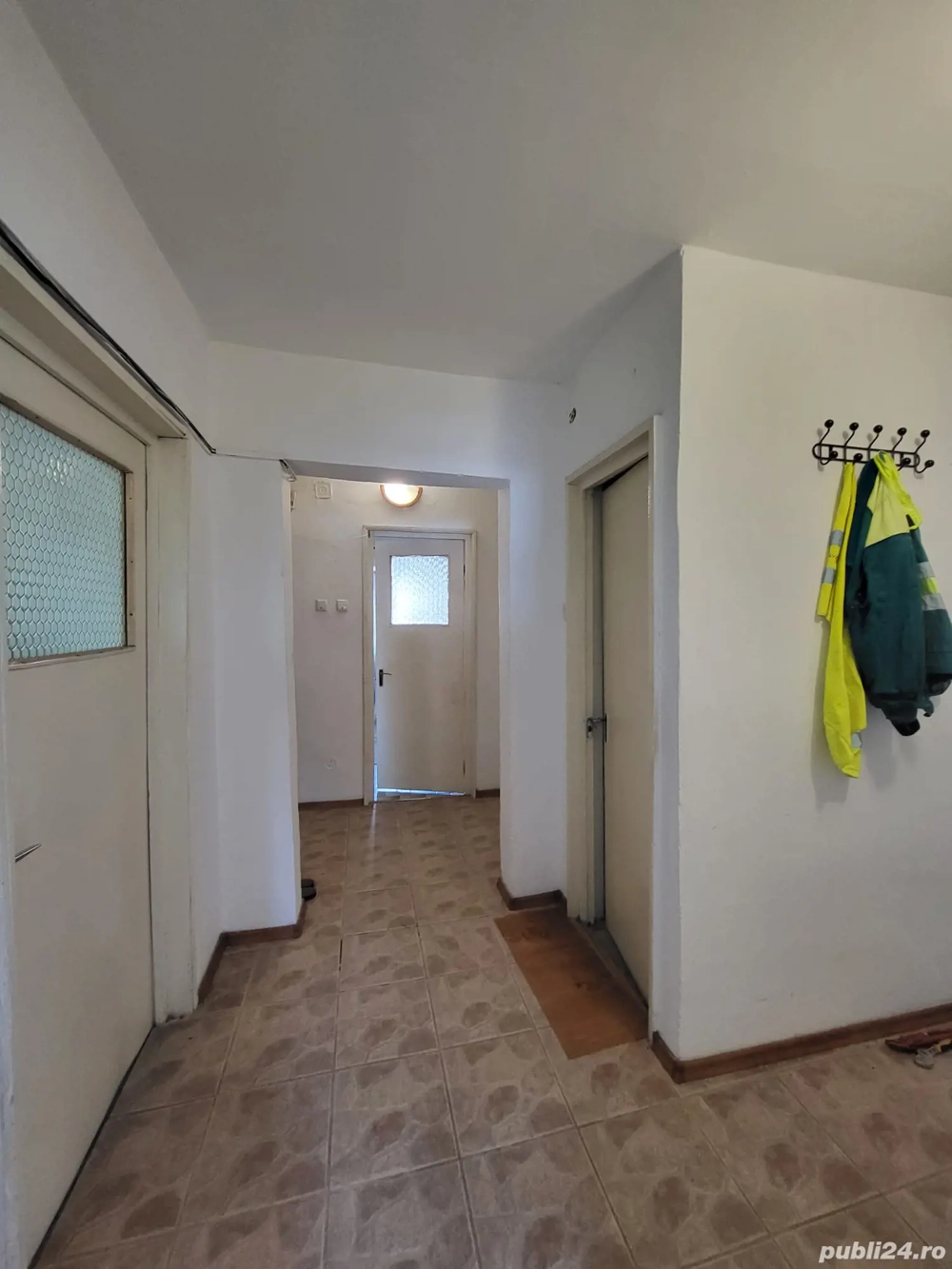 Închiriez apartament 4 camere Cernavoda