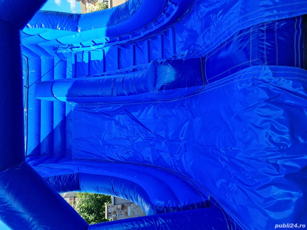 Loc de joaca si birou