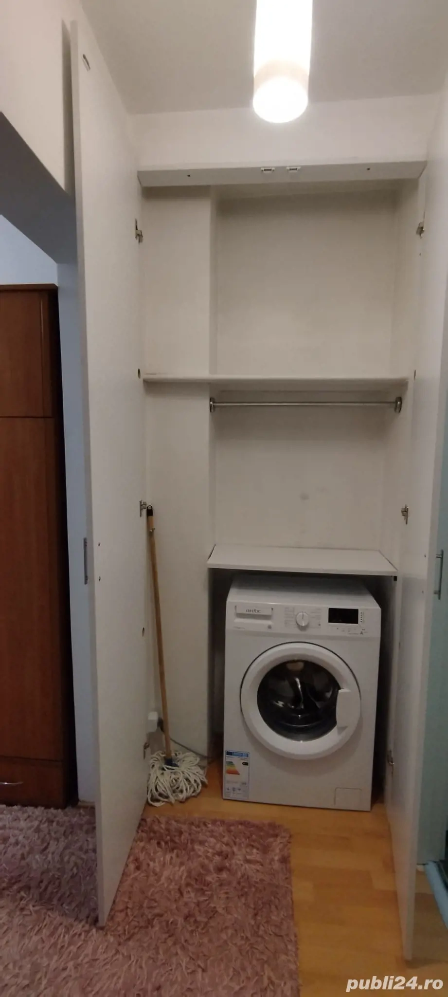 inchiriez apartament cu 3 camere Tineretului