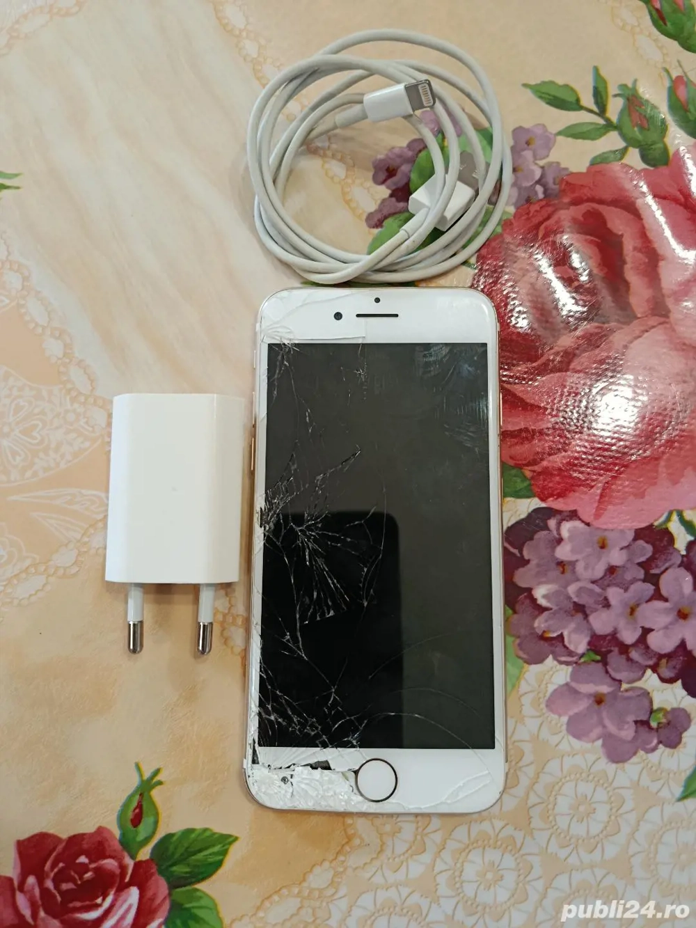 de vanzare I PHONE 7 cu ecran  spart pentru piese 