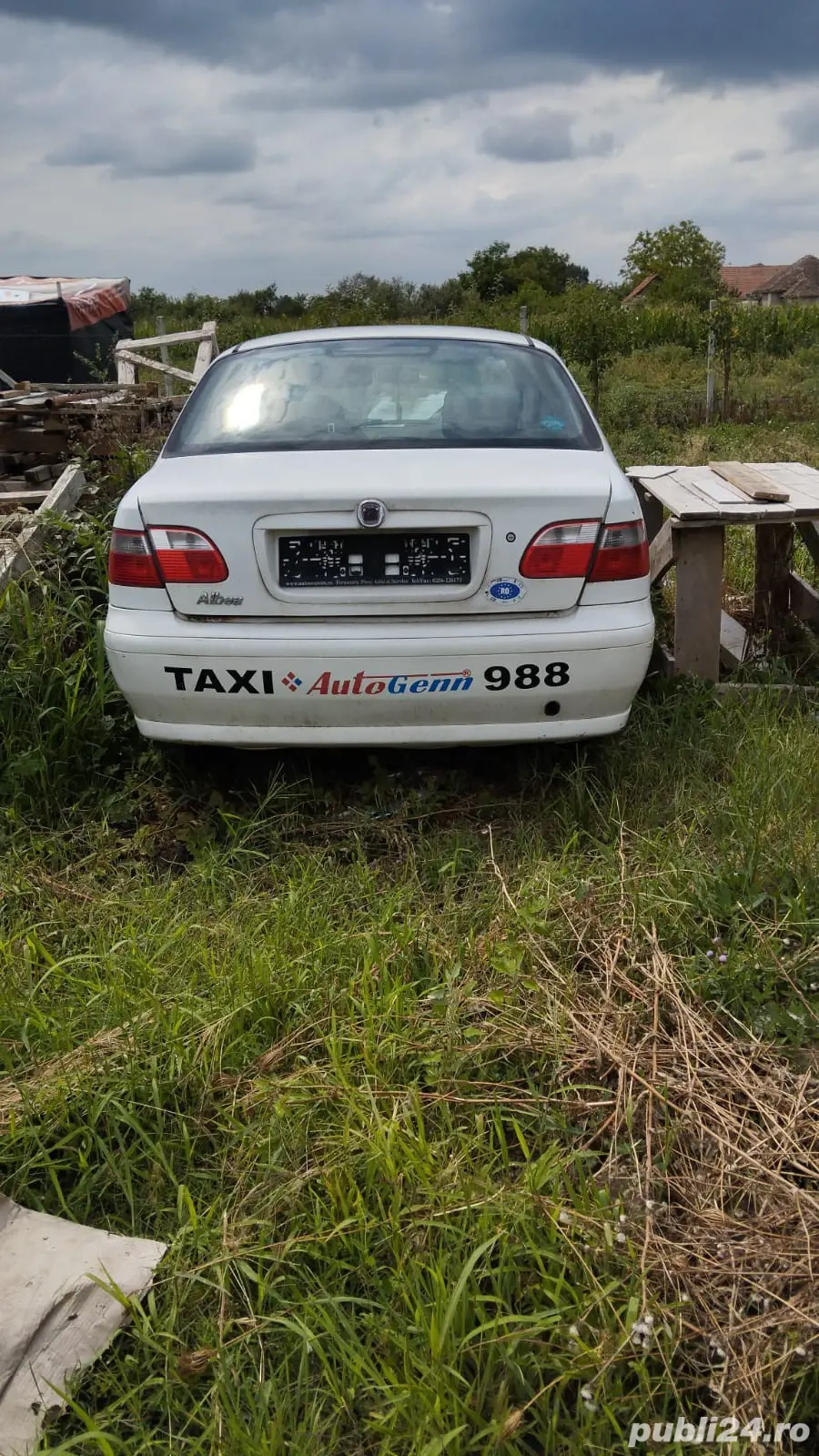 Vand doua autoturisme ptr schrot!