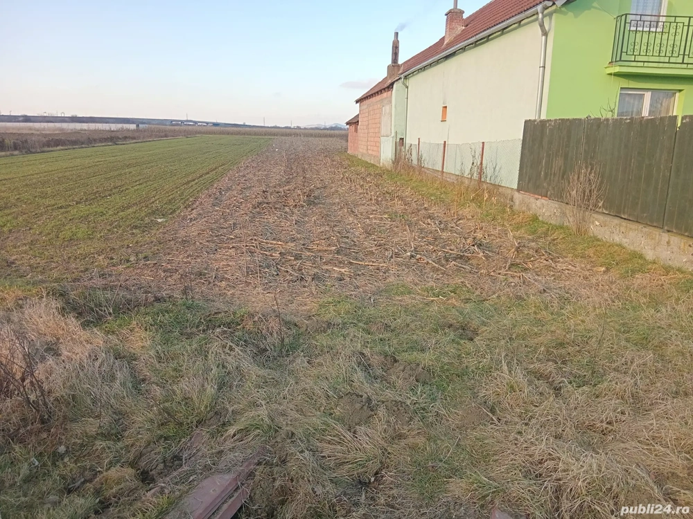 Vând teren pentru casa 
