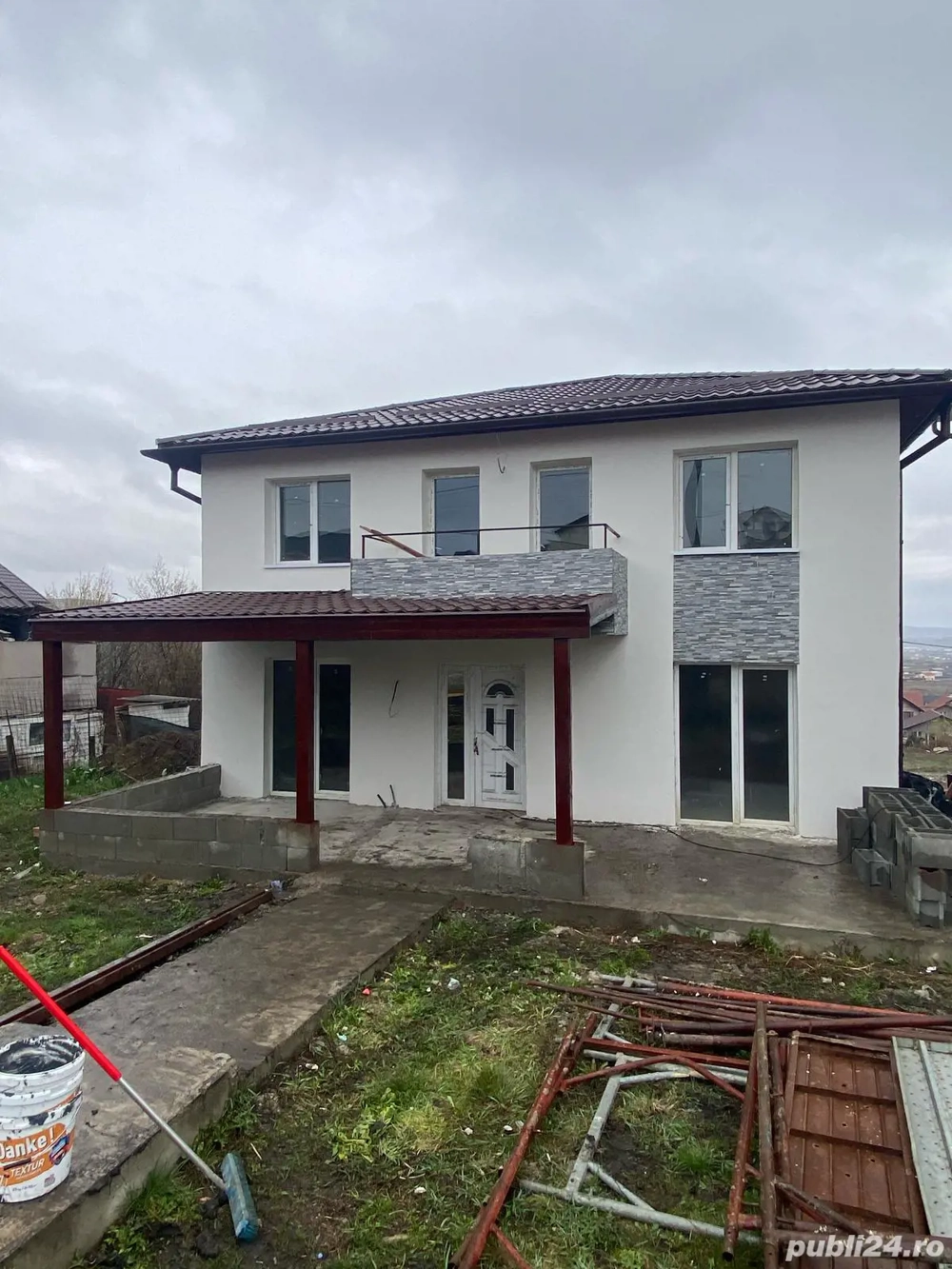 Casa moderna in sat Campenesti