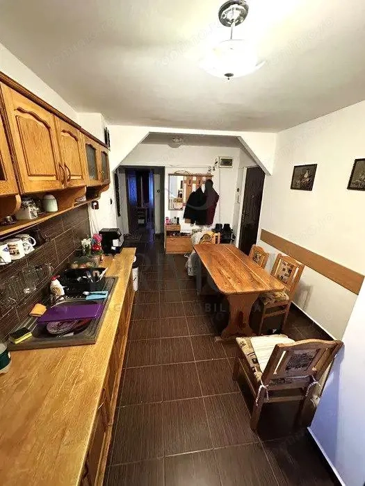 BUCOVINA - ETAJ 2 - DECOMANDAT - 4 CAMERE - 2 BAI - 2 BALCOANE - CENTRALA PROPRIE - CLIMA