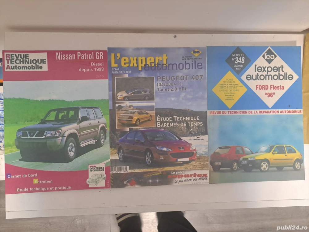 Manuale reparații auto în limba franceză în format tipărit 