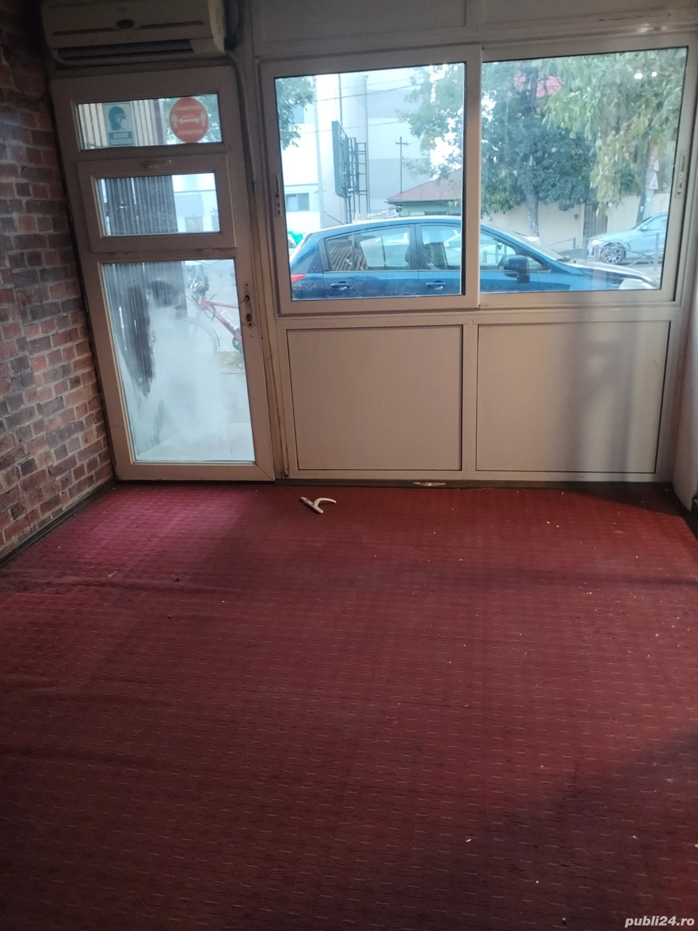 Închiriez spațiu pretabil atelier croitorie sau punct pt livrare firme curierat