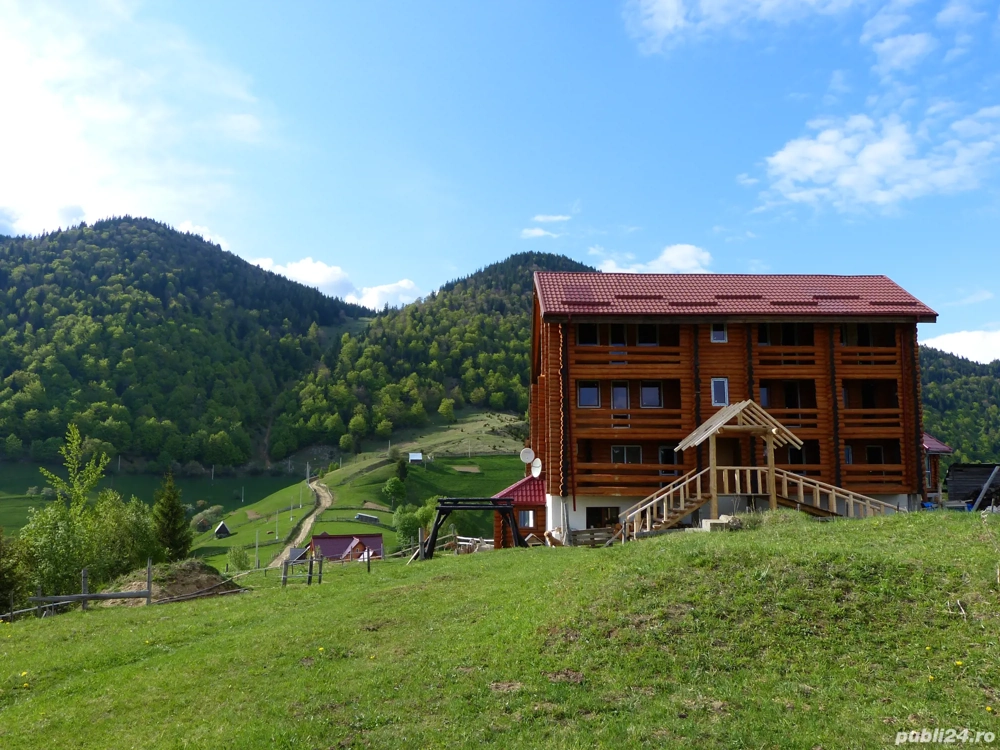 Ocazie! Vand cabana de bustean masiv in sat Pestera, com Moieciu, Brasov