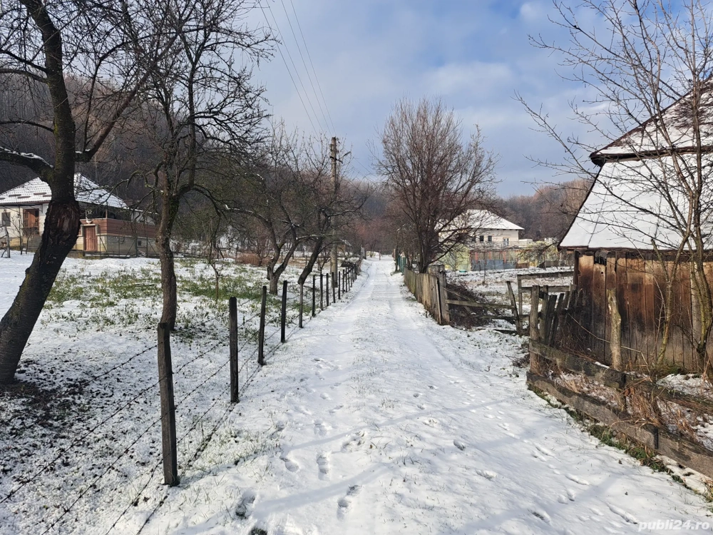 teren intravilan intre case peisaj deosebit