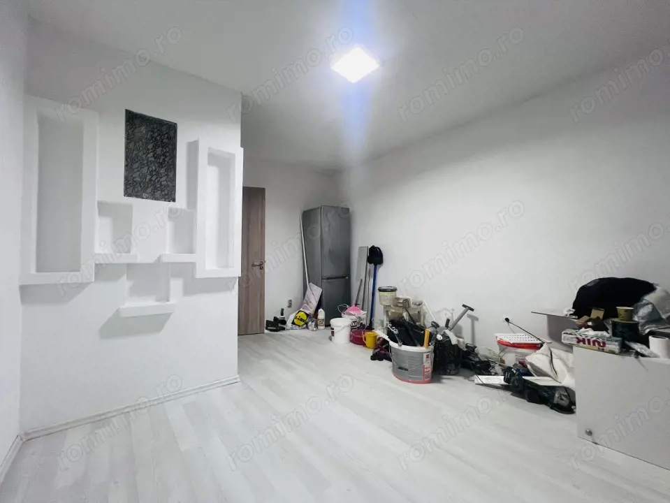  Garsoniera, 21 mp utili, renovata, etaj 4, zona Sagului - Shopping City