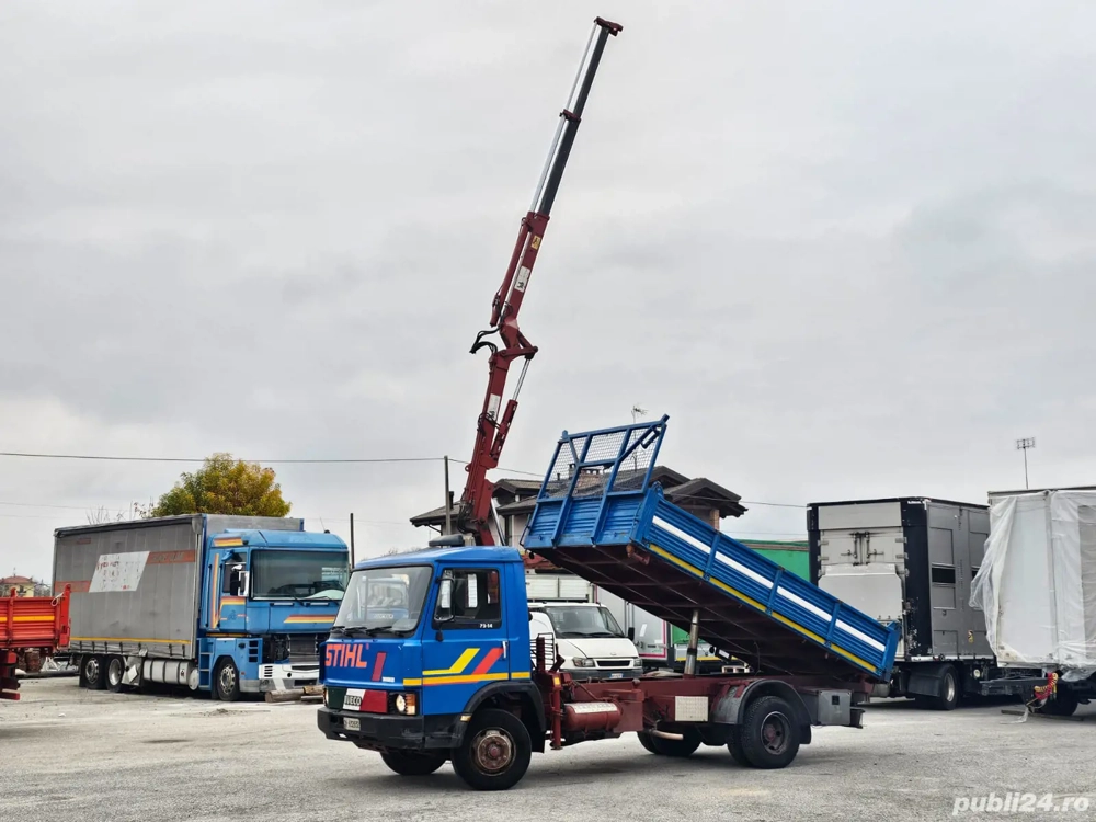 Camioneta basculabila cu macara de inchiriat