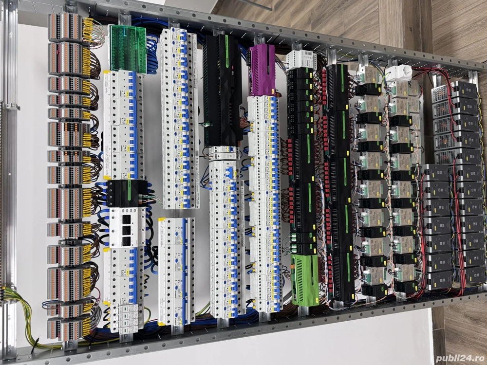 Electrician cu experiență 