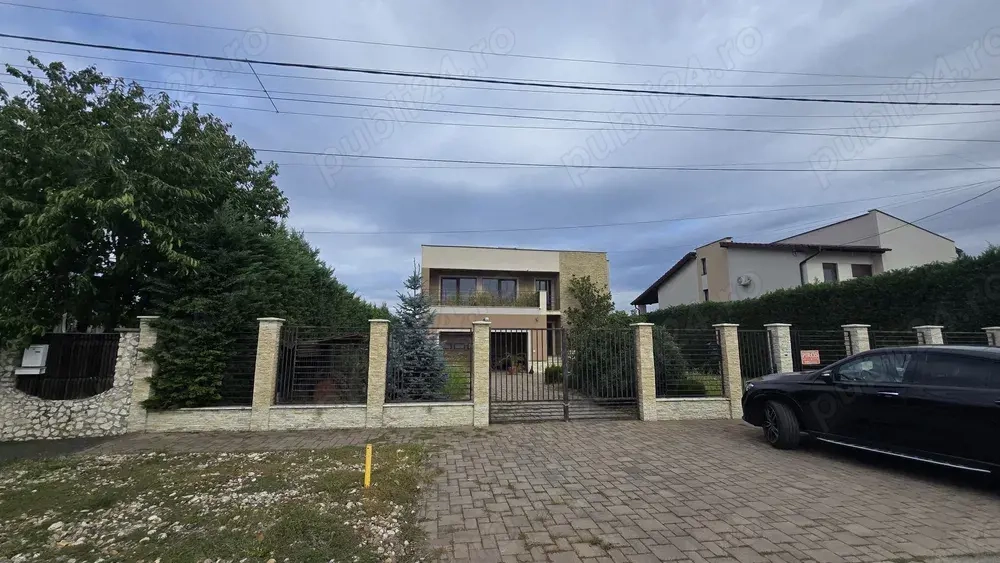 Vand casa vila D+P+E in zona Gai