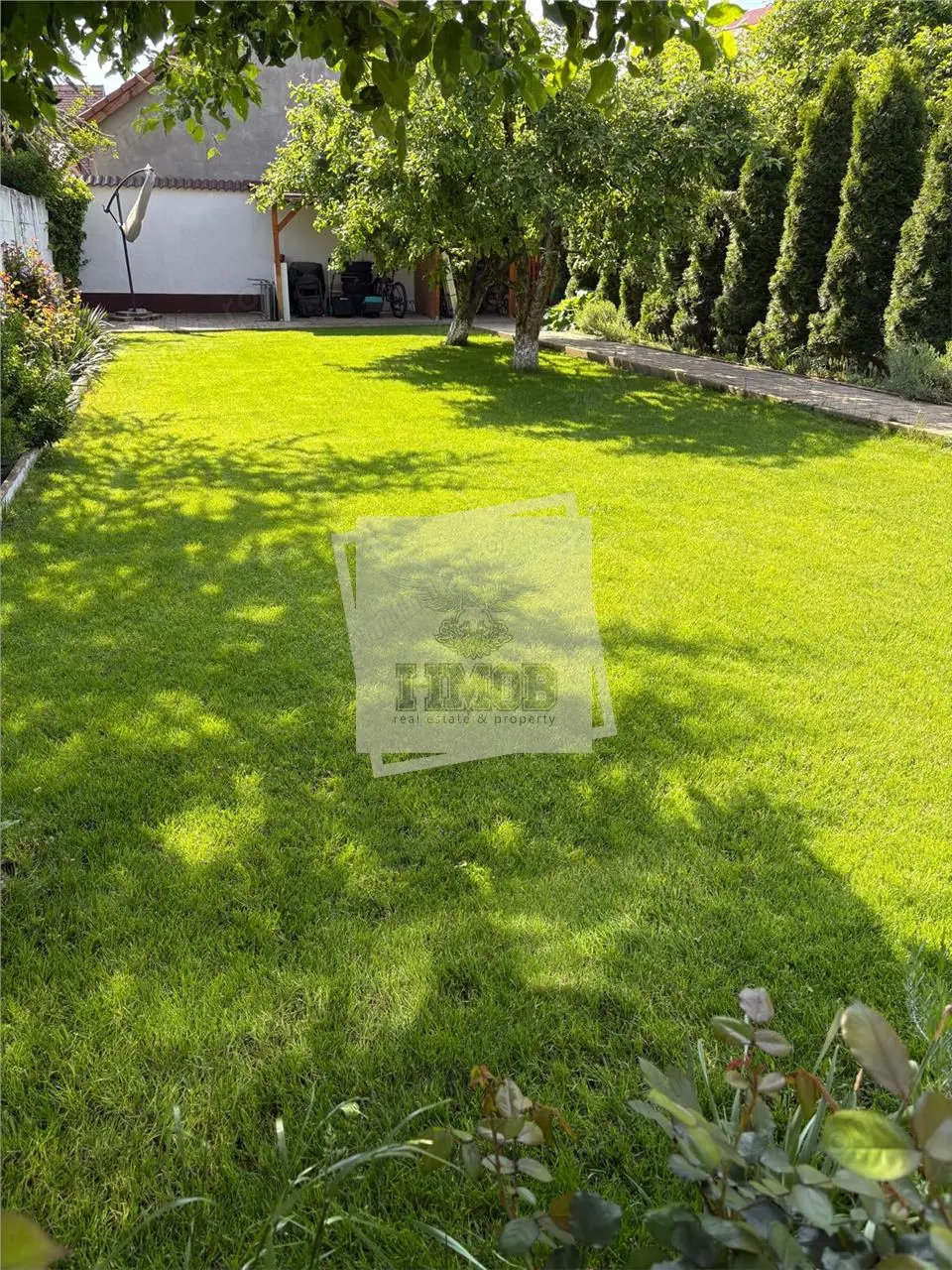 Casa individuala moderna 5 camere si curte 450 mp pe Calea Poplacii