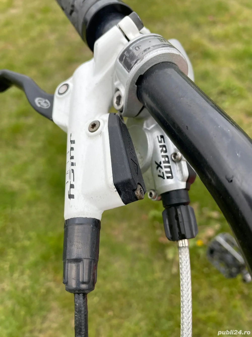 Vând bicicletă specialized demo 8