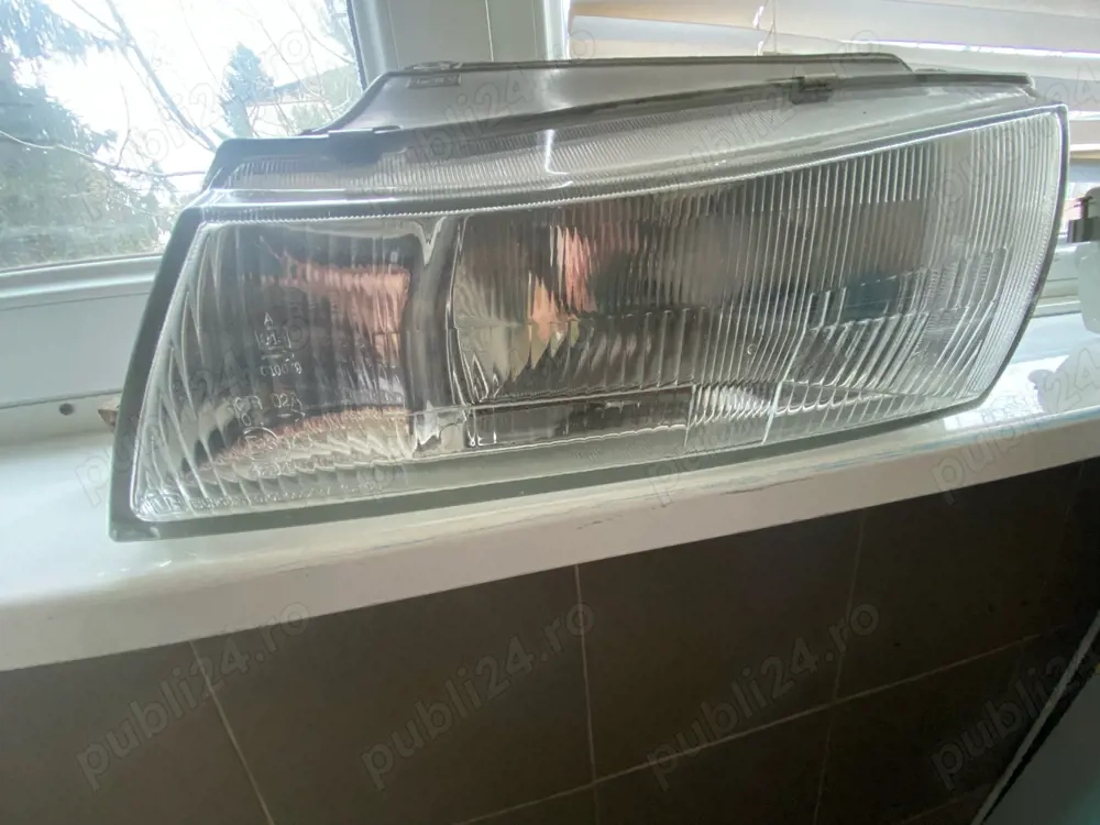 Vand far stanga si lampa semnalizare stg Cielo