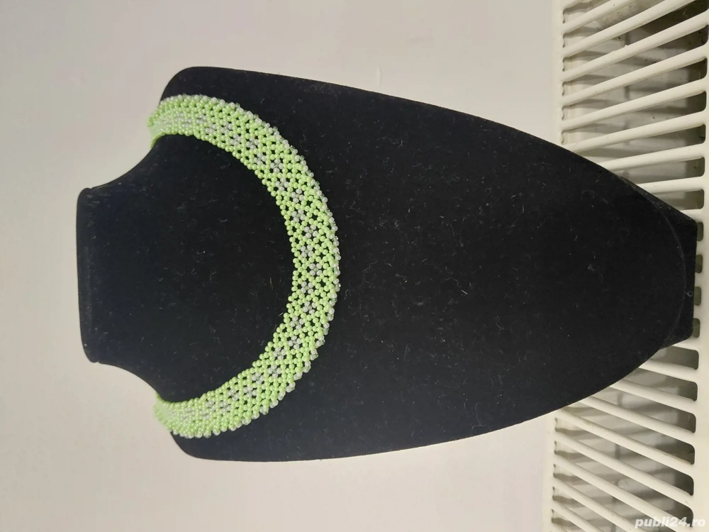 Colier   mărgele  nou *