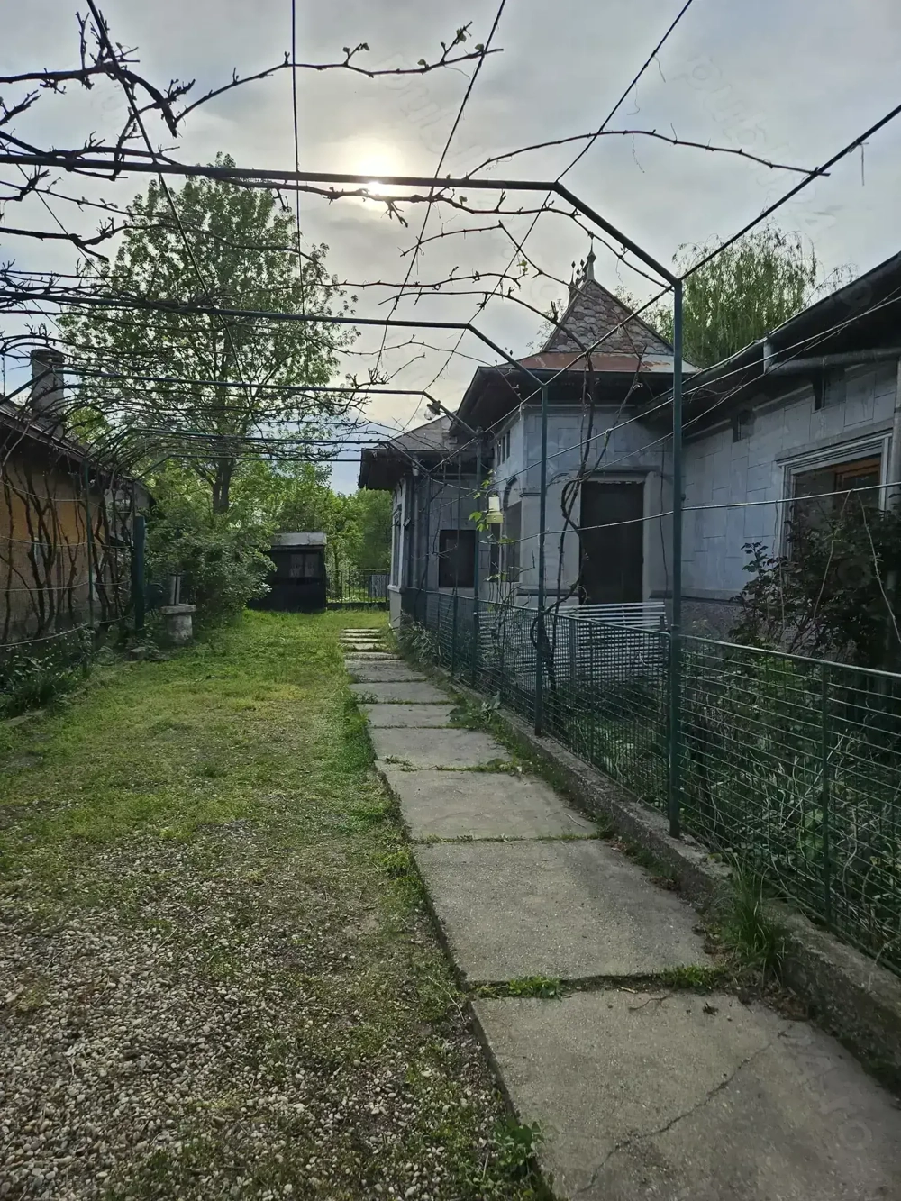 Casa locuibila 100 mp cu teren 1000 mp in Obobesti, DB